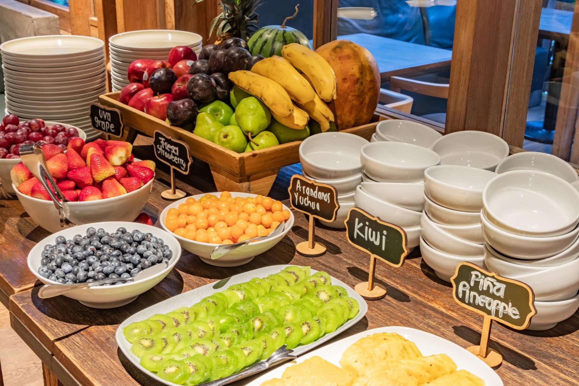 Ghl Bioxury Hotel Bogota Ngoại thất bức ảnh Fruit at a buffet