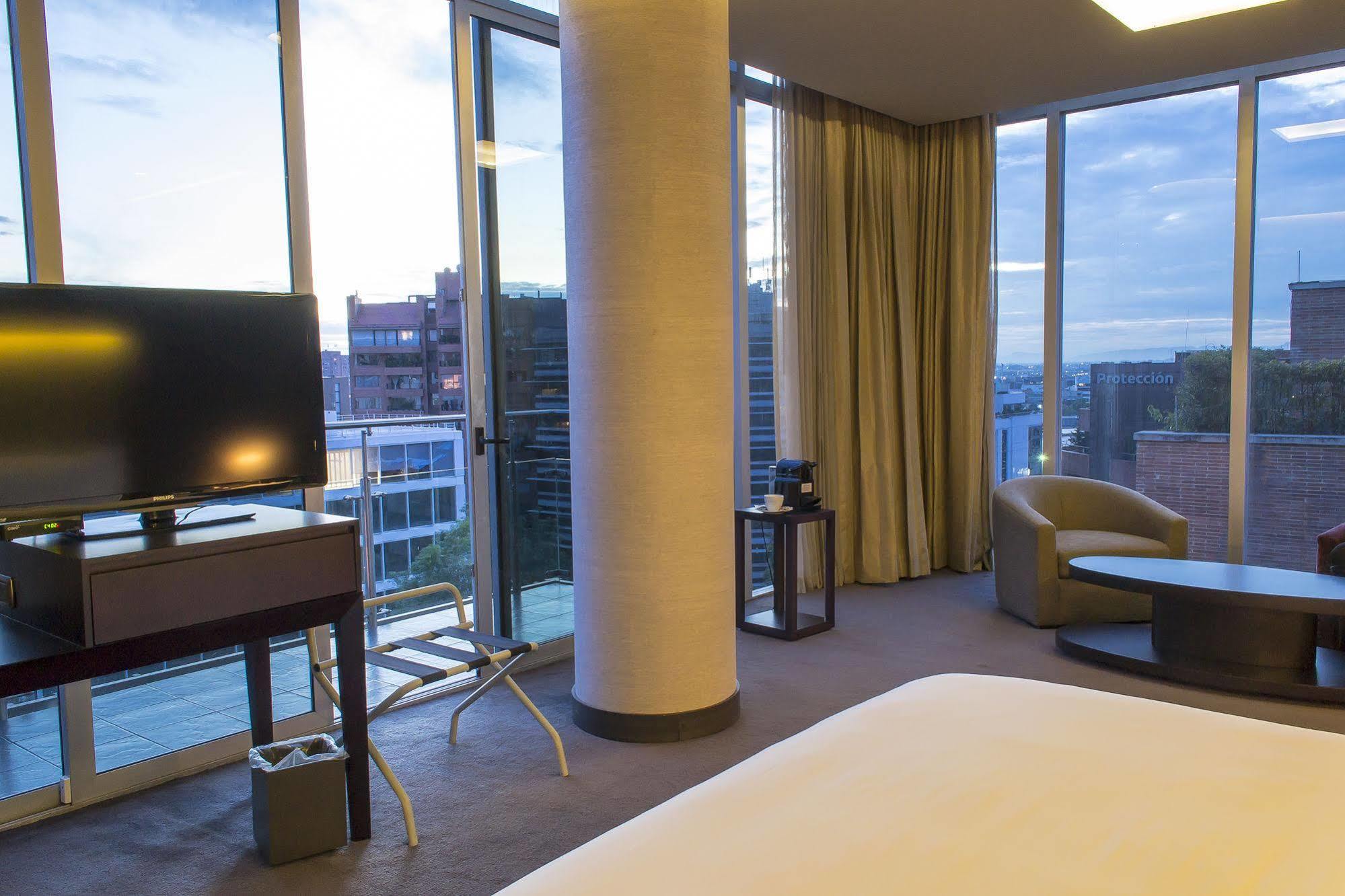 Ghl Bioxury Hotel Bogota Ngoại thất bức ảnh A room at the hotel